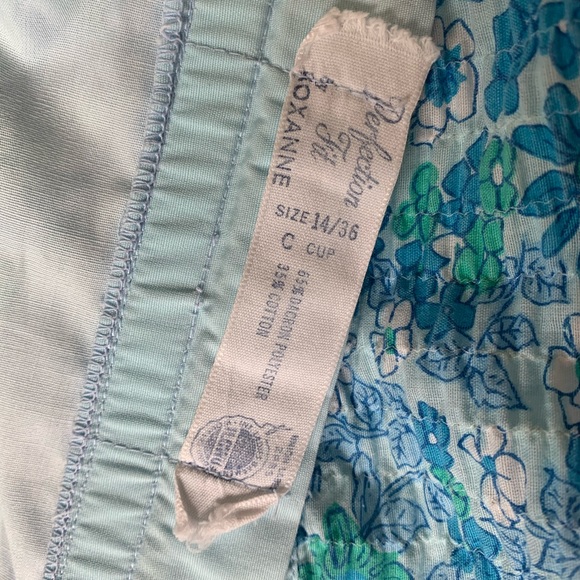 Perfection Fit by Roxanne. Woman’s Retro Jumper. - Picture 3 of 5